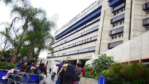 Padre solicita ayuda para su hijo con leucemia linfática aguda