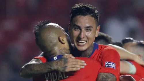 Erik Pulgar y Arturo Vidal se sumarán a la concentración chilena en las próximas horas. Foto: AFP