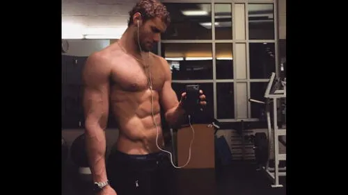 María Pía Copello se pone nerviosa al ver semidesnudo al chef Franco Noriega María Pía Copello se pone nerviosa al ver semidesnudo al chef Franco Noriega