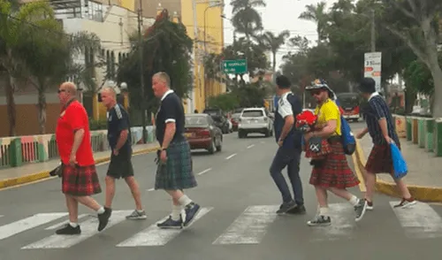 Twitter: Pese al frío, hinchas de Escocia recorren Lima en falda [FOTOS]