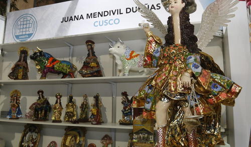 cusco. Exposición y venta de piezas en imaginería de la artista Juana Mendivil Dueñas. cusco. Exposición y venta de piezas en imaginería de la artista Juana Mendivil Dueñas.
