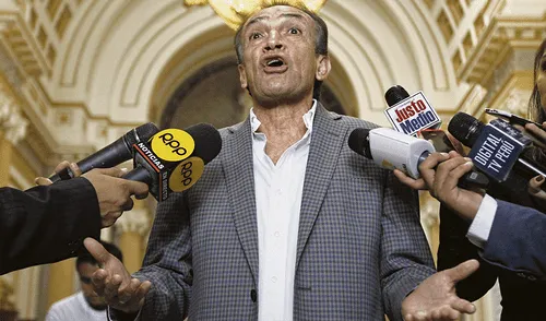 Admiten acusación a Héctor Becerril, miembros del CNM y juez Hinostroza Admiten acusación a Héctor Becerril, miembros del CNM y juez Hinostroza