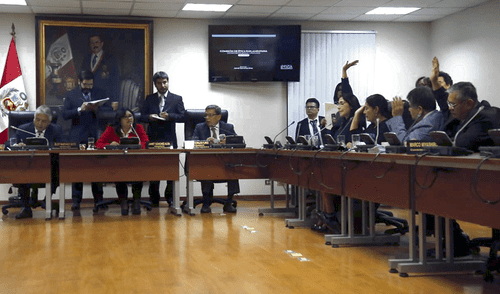 Fujiaprismo quiere tumbarse a Salaverry de cualquier forma