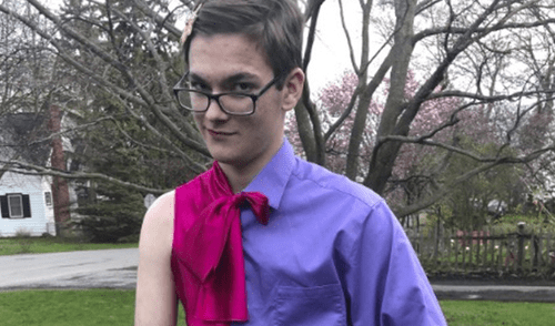 EEUU: No encontró pareja y se acompañó a sí mismo a la graduación [FOTOS]