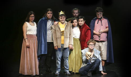 Versión libre del clásico de Shakespeare. Hamlet en La Plaza