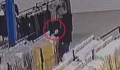 Puente Piedra: tendero intentó robar prendas, fue descubierto y recibió duro castigo [VIDEO]