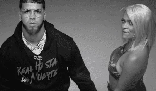 Karol G deja el título de reggaetonera con su reciente disco [VIDEO]