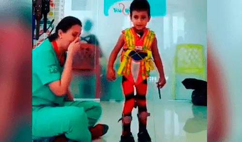 Facebook viral: Terapista llora de emoción al ver a niño caminar por primera vez [VIDEO]