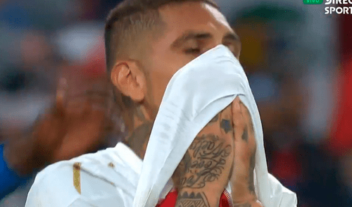 Conmovedor llanto de Paolo Guerrero tras el final del partido Conmovedor llanto de Paolo Guerrero tras el final del partido