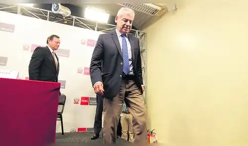 El premier señala que se acelerará la reconstrucción 