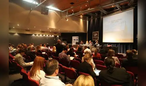 Periodistas latinoamericanos advierten sobre riesgos para el oficio Periodistas latinoamericanos advierten sobre riesgos para el oficio