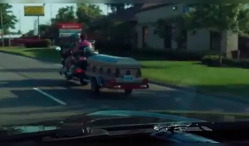 Facebook: Trasladan cadáver en una moto y video supera el millón de reproducciones
