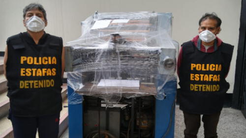 Sujetos serán denunciados por el presunto delito contra el orden financiero. (Foto: Policía) billetes falsos
