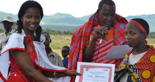 Kenia: 4 niñas dieron sus exámenes finales de graduación primaria dando a luz