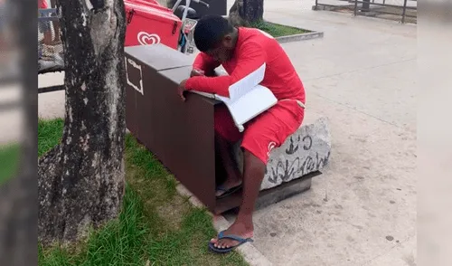 Desliza las imágenes para conocer la historia de Renilson Nunes, el joven heladero que no perdió las esperanzas de estudiar una carrera. Foto: Facebook Policía ve a vendedor de helados estudiando en la calle y le regala una beca