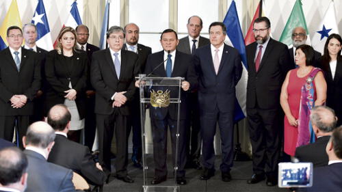 Maduro arremete contra Vizcarra y el Grupo de Lima Maduro arremete contra Vizcarra y el Grupo de Lima