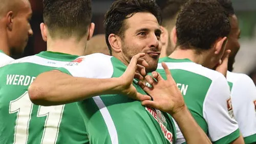 Reconocido medio español le rinde tributo a Claudio Pizarro por su vigencia en la Bundesliga [FOTO]