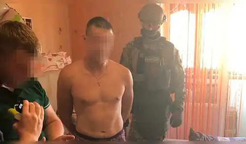 Ucrania: hombre fue detenido por violar a su bebé y vender las fotos en internet