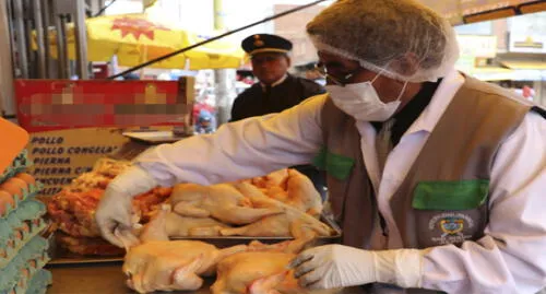 Decomisan pollos y menudencia no aptos para el consumo.