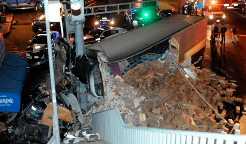 Solo el chófer del trailer ha sido detenido. Foto: Cuartoscuro