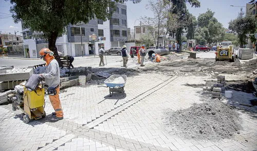 observado. Se invierte más de 6 millones en vía distrital.