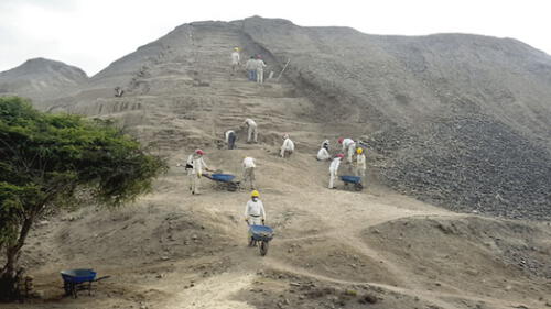 Descubren nueva escalinata en Huaca Toledo en Chan Chan
