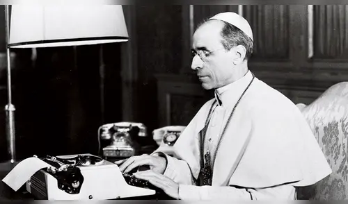 Anuncian apertura de archivos sobre el pontificado de Pío XII