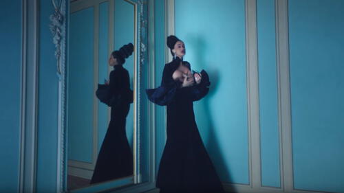 Cardi B en crisis con YouTube por aparición de menor de edad en video erótico