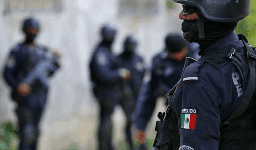 Abandonan cuerpo en carretera de México. Asesinato en México