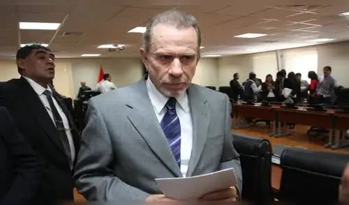 Ricardo Belmont anuncia que “se está animando” a asistir al debate municipal Ricardo Belmont anuncia que “se está animando” a asistir al debate municipal