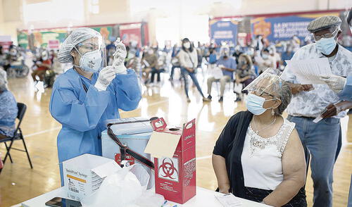 Más de 2 700 000 ciudadanos recibieron la primera dosis de la vacuna contra la COVID-19 Más de 2 700 000 ciudadanos recibieron la primera dosis de la vacuna contra la COVID-19