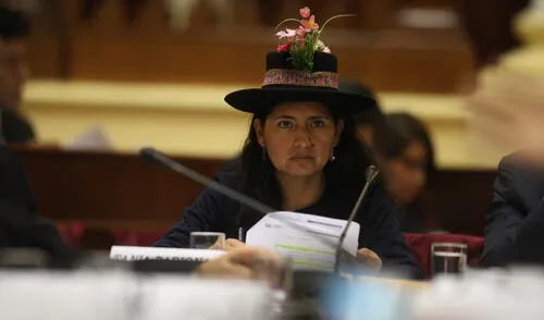 Congresista Tania Pariona anunció el retiro de colección Kuna por plagio Congresista Tania Pariona anunció el retiro de colección Kuna por plagio