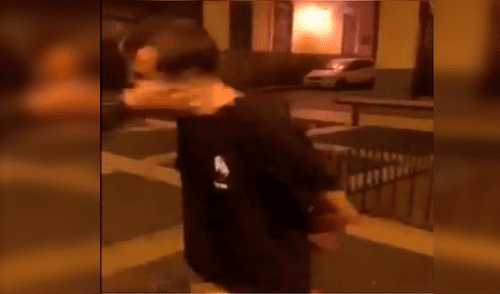 Mendigo es agredido mientras pedía dinero a transeúntes [VIDEO]