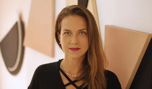 Artista Michelle Prazak inaugura exposición “Mecanismos de soporte”