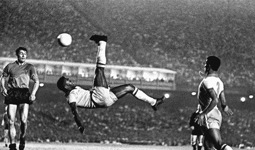Lionel Messi se aproxima a romper un récord del lengedario Pelé [VIDEO]