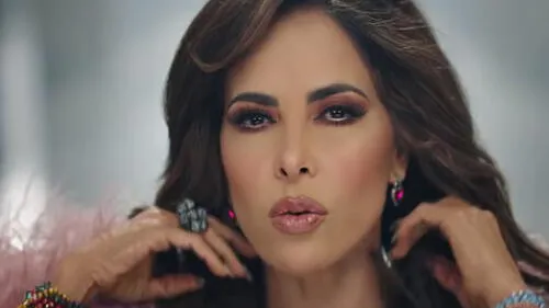 Gloria Trevi impacta a sus fans con nuevo look y tema "Me lloras" Gloria Trevi impacta a sus fans con nuevo look y tema "Me lloras"