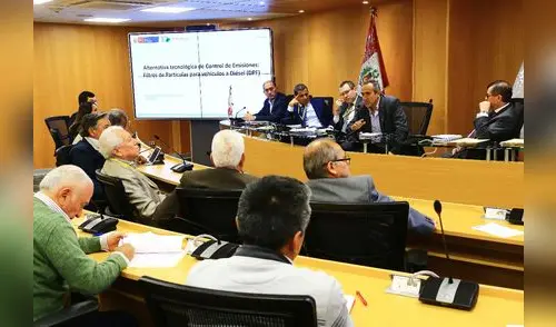Ejecutivo dialogó con los gremios de transportistas por el incremento del ISC