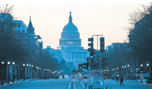 Emergencia. Estados Unidos es el nuevo epicentro de la pandemia global. Hospitales neoyorquinos se declaran abrumados y Washington inició la cuarentena. (Foto: EFE) EE.UU.: el mayor número de casos en el mundo
