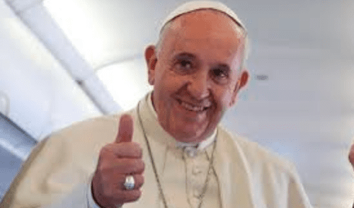 Papa Francisco, el hombre que domina las redes sociales con sus mensajes cortos