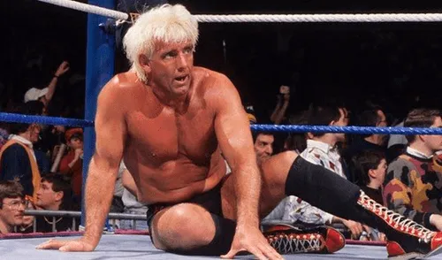 WWE: Ric Flair será sometido a operación tras golpiza que le dio Batista [VIDEO]