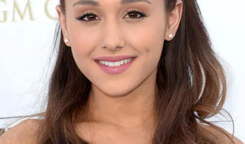 Ariana Grande lanza nuevo disco