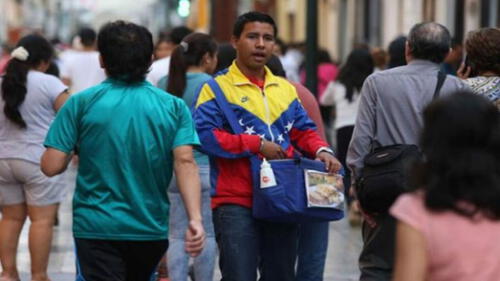 Más de 40 venezolanos ambulantes fueron desalojados del Centro Histórico de Arequipa Más de 40 venezolanos ambulantes fueron desalojados del Centro Histórico de Arequipa
