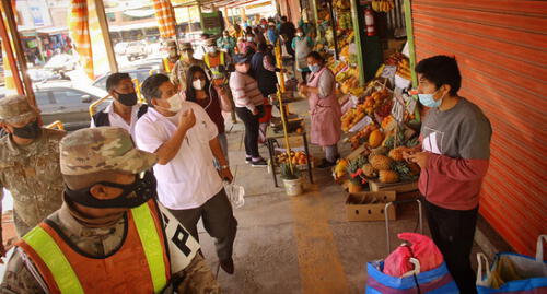 Presidente del Comando COVID-19 encabezó operativo en mercados. Foto: Comando COVID-19.