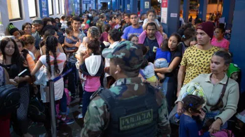 Venezolanos expulsados del Perú intentan reingresar con solicitud de refugio Venezolanos expulsados del Perú intentan reingresar con solicitud de refugio
