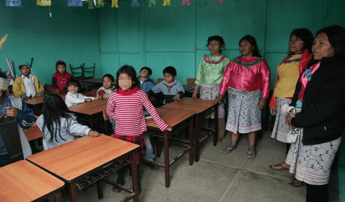 Tres de cada diez peruanos son discriminados por hablar en su lengua originaria Tres de cada diez peruanos son discriminados por hablar en su lengua originaria