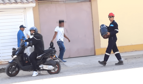 YouTube viral: casi linchan a youtuber peruano que hizo broma con balón de gas a punto de estallar [VIDEO]