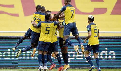 ecuador a celebrar. Ecuatorianos y su festejo tras la goleada. Foto: EFE