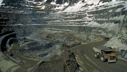 Mineras deben invertir en desarrollo sostenible Mineras deben invertir en desarrollo sostenible