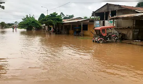 Poblados de la selva y la sierra incomunicados por desborde de ríos y huaicos