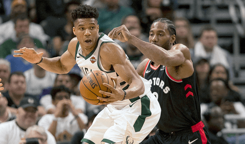 NBA: Milwaukee Bucks derrotaron 125-103 a los Raptors y se ponen 2-0 en los Play-offs NBA: Milwaukee Bucks derrotaron 125-103 a los Raptors y se ponen 2-0 en los Play-offs